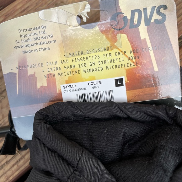 Winter Gloves 2 Pair Mens  DVS BRAND Size Large - Picture 5 of 8